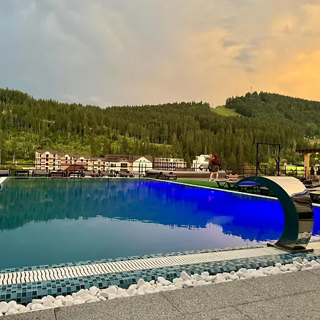 Gold Palace Wellness & Bukovel