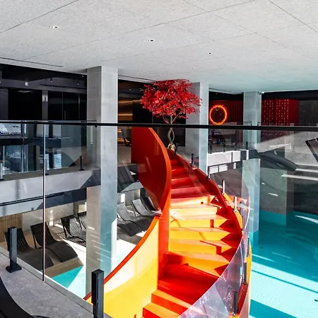Gold Palace Wellness & Hotell