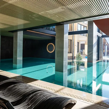 Gold Palace Wellness & Отель