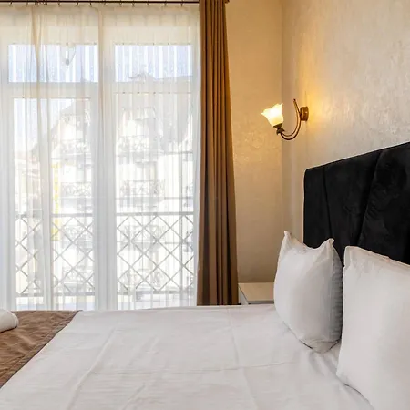 Gold Palace Wellness & 호텔 부코벨