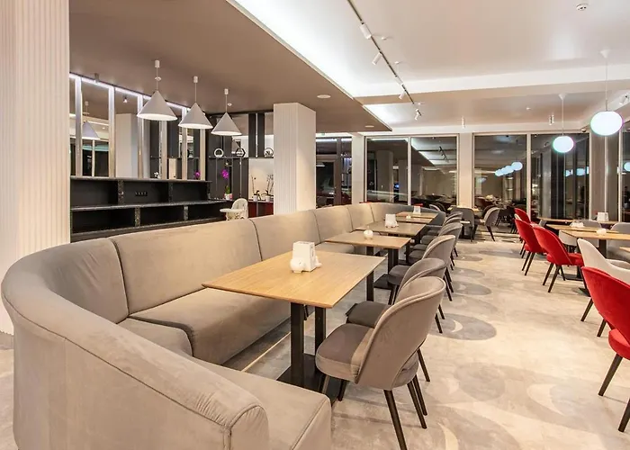 Gold Palace Wellness & 布克维