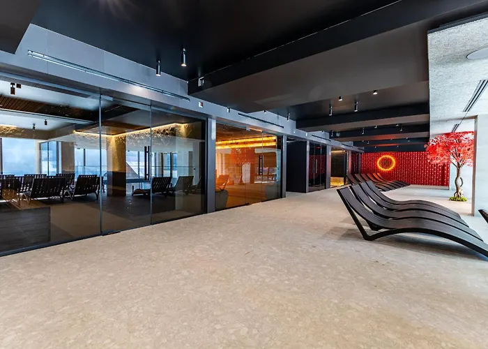 Gold Palace Wellness & 布克维