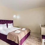 Hotel Gold Palace Wellness & 2*