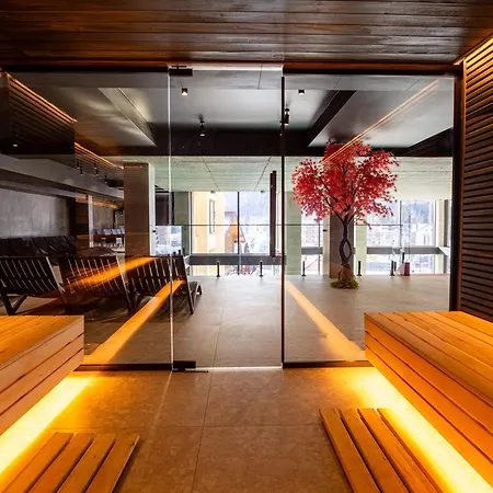 Gold Palace Wellness & מלון בוקובל